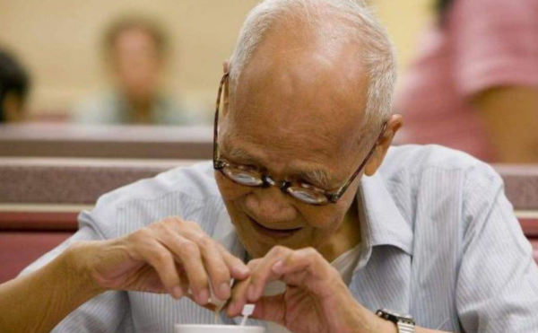 喝酒抽菸，卻能長壽！什麼原因？一日三餐，晚餐對壽命影響大嗎？