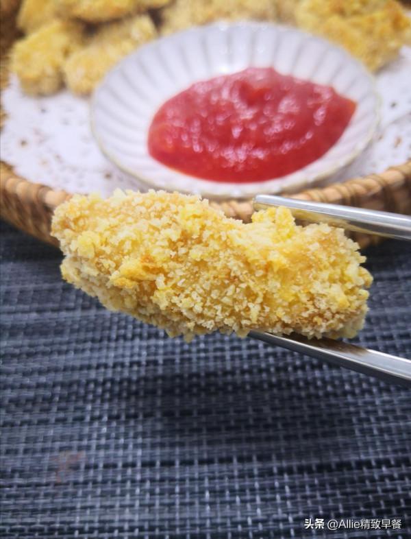 雞胸肉再出新美食，用自制麵包糠做無油版雞米花，外酥裡嫩，真香