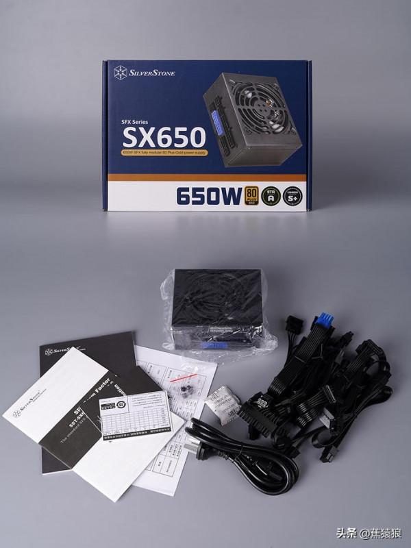 7&period;5L 小體積行動式，超頻三 蜂鳥 i100CG PRO ITX 機箱裝機分享