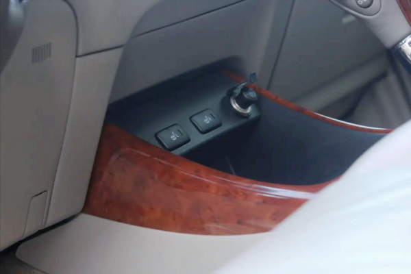 「情懷玩車」翻新復活2002年的豐田佳美，絕代神車，氣質非凡