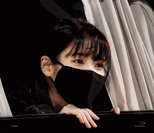 韓星街拍 | 蛀牙警告！IU的街拍怕是比她的歌還要甜