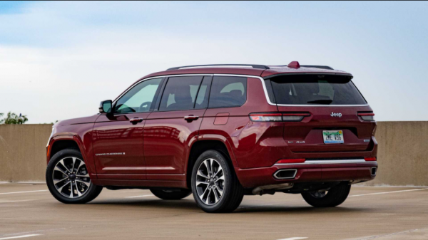 2022款吉普大切諾基L可裝配前排乘客螢幕 選裝售價1095美元 2022款吉普大切諾基L可裝配前排乘客螢幕 選裝售價1095美元