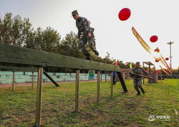 聚焦實戰，這場軍事體育運動會超燃