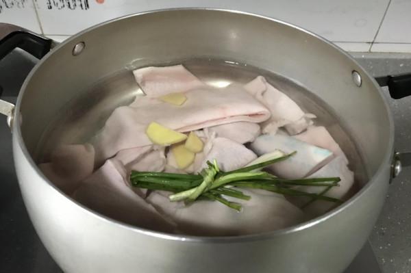 年夜飯必備的5道冷盤菜，酥嫩爽口，好吃不油膩，上桌都誇廚藝高