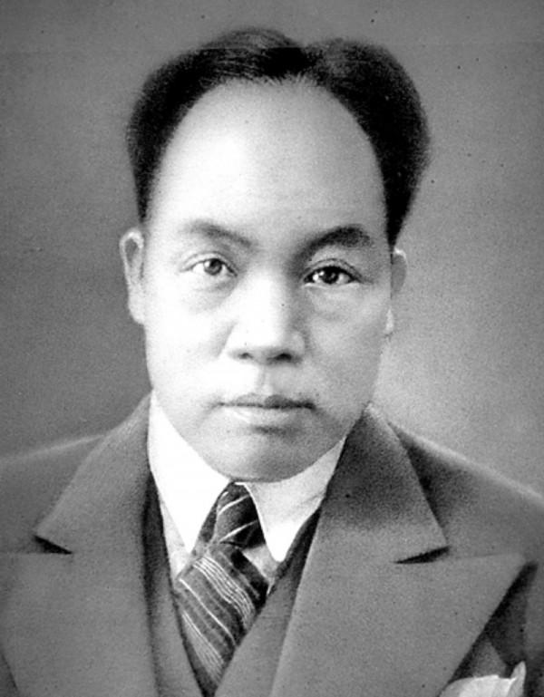 06年，朱旦華看著牆上的全家福，問毛遠新：這張照片你怎麼找到的