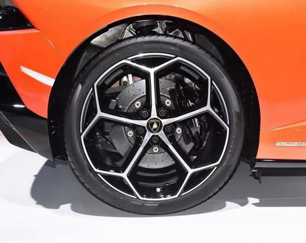 改輪轂帥就完了?不懂這些買再貴的輪轂都是白瞎 改輪轂帥就完了?不懂這些買再貴的輪轂都是白瞎