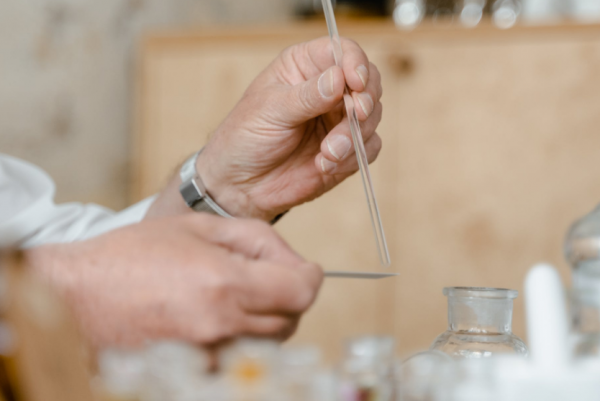 1743年的一面&OpenCurlyDoubleQuote;魔鏡&rdquo;，歷經254年&OpenCurlyDoubleQuote;殺死&rdquo;38人，照鏡子有風險