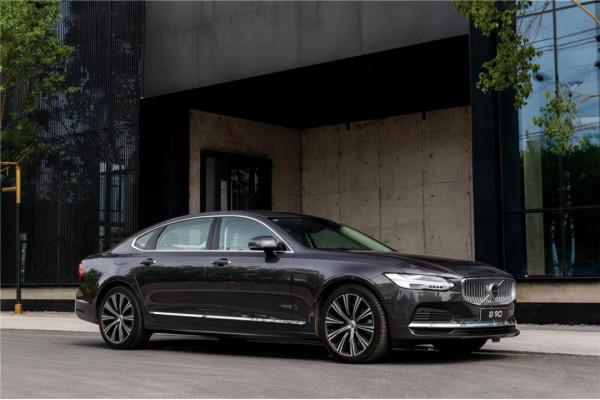 12月高階轎車銷量丨賓士奪冠，寶馬被擠出前三，最慘的還是奧迪