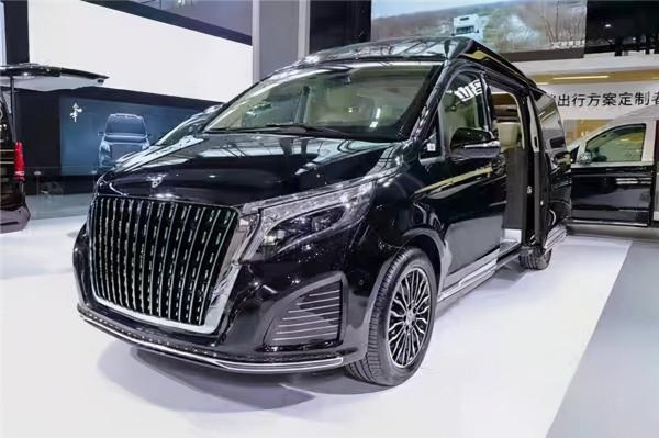 新款鉑馳維努斯系列黑金款七座商務車,義大利設計師聯合打造 新款鉑馳維努斯系列黑金款七座商務車,義大利設計師聯合打造