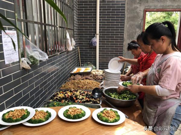 西安長安農村流水席,早上臊子面,中午正席16個菜 西安長安農村流水席,早上臊子面,中午正席16個菜