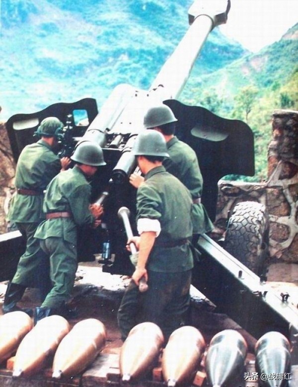 老山二等功臣回憶：衝上高地一看，不見越軍人影，躲哪去了？