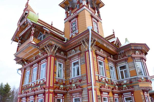 俄羅斯最美的木屋，居然藏在一個偏遠的農村