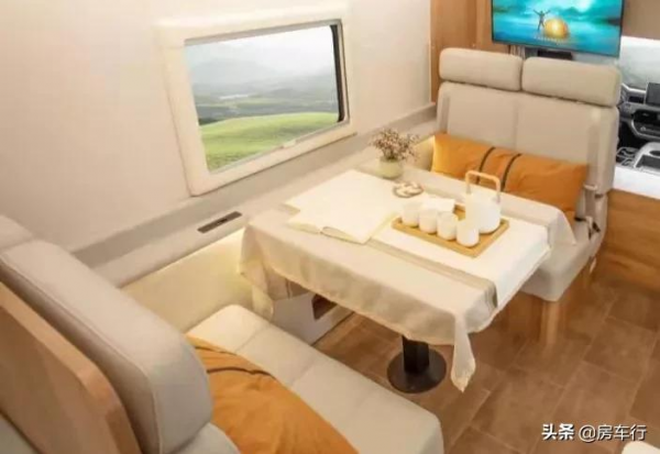 超大車內空間，坐擁舒適睡眠，上汽大通MAXUS生活家H60輕卡房車