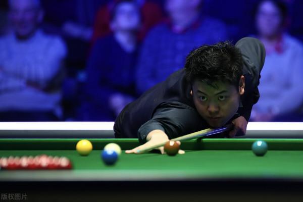 丁俊暉持續回暖，猛飈兩杆過百挺進土耳其！顏丙濤晉級火箭退賽