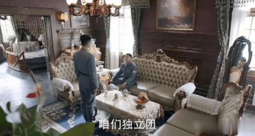 影視劇裡的窮人有多離譜？月薪三千租豪宅，沒錢還頓頓小火鍋