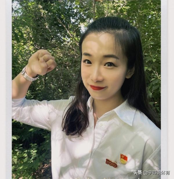 楊鳴率隊高調再進決賽！對陣廣東難取勝，嬌妻罕見曬照酷似娃娃臉