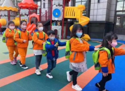 教育部傳來訊息,幼兒園放學不能早於17:30,家長紛紛表示贊成 教育部傳來訊息,幼兒園放學不能早於17:30,家長紛紛表示贊成