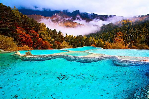 法國遊客拍到四川“黃龍風景區”，網友：這真是世界自然遺產