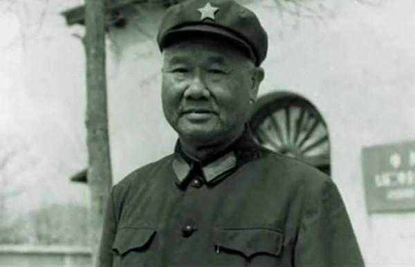 71年主席接見韓先楚,韓先楚提及陳再道近況,主席:讓他跟著你幹 71年主席接見韓先楚,韓先楚提及陳再道近況,主席:讓他跟著你幹