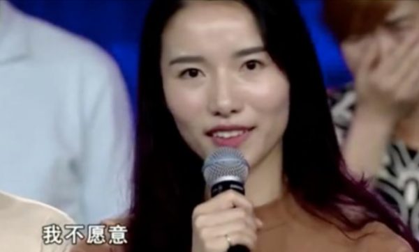 退伍老兵扛16年煤氣罐，把養女培養成女博士，親生父母得知要認親