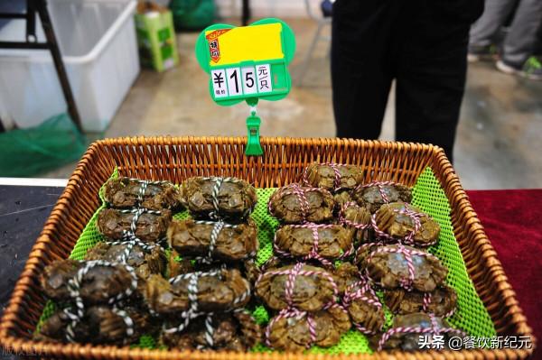 往年大閘蟹搶著買，如今中秋遇冷賣不動，養殖戶無奈：名聲搞臭了