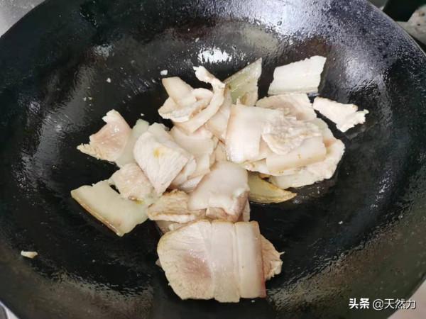 回鍋肉怎麼做才好吃？來看看傳統的川菜做法，肥而不膩，真解饞