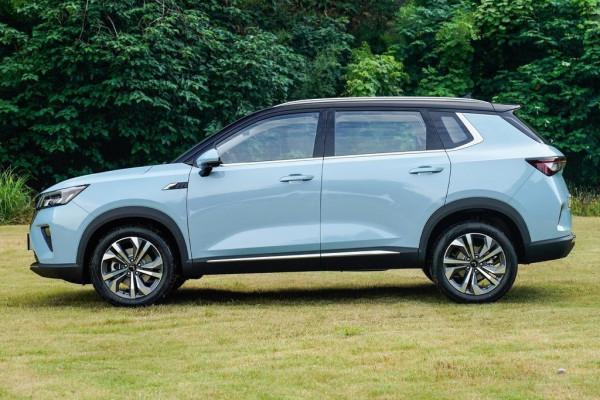 12月勁銷19073臺！五菱首款銀標SUV，真的切中了國人的需求？