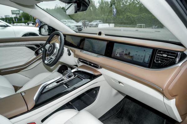 想買安靜舒適的5座SUV，可以看看這兩款，安全、動力強、空間大