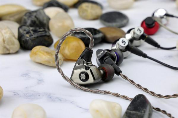 「耳邊評測」三百元價位的素質巔峰&mdash;&mdash;達音科TITAN S