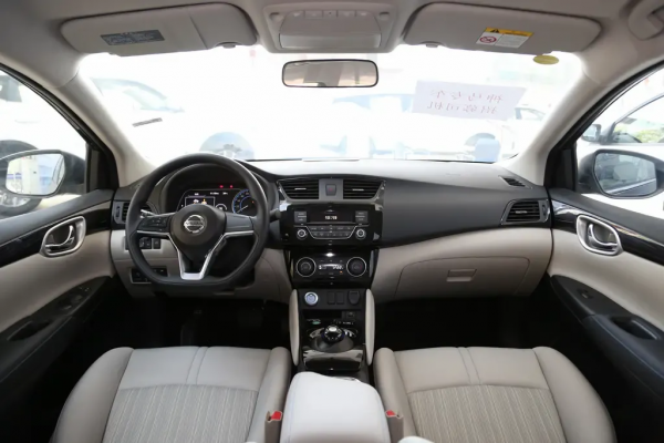 軸距為2700mm，配前置單電機，軒逸&CenterDot;純電錶現如何？