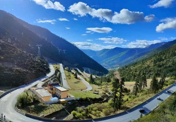 男子騎125摩托用9天時間從連灘西壩開到西藏拉薩，全程4千多公里