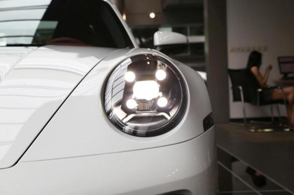 保時捷911遠光燈一直閃爍是什麼原因? 保時捷911遠光燈一直閃爍是什麼原因?