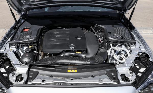 賓士E級:試駕300L 運動尊貴型,2.0T引擎夠不夠用? 賓士E級:試駕300L 運動尊貴型,2.0T引擎夠不夠用?