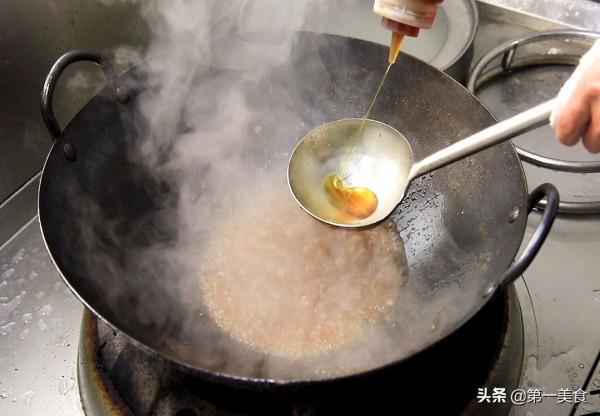 鱸魚別再蒸著吃了,廚師長教你新吃法,一炸一澆汁,外酥裡嫩 鱸魚別再蒸著吃了,廚師長教你新吃法,一炸一澆汁,外酥裡嫩