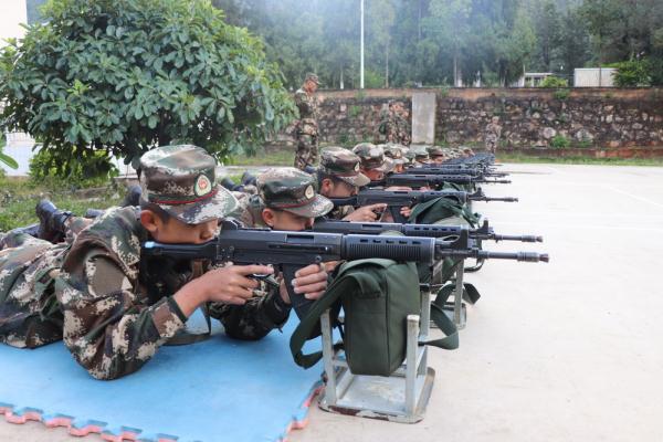 直擊武警新兵實彈射擊訓練