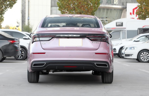 體驗艾瑞澤5 PLUS，外觀似雷克薩斯，內飾驚豔，6.99萬