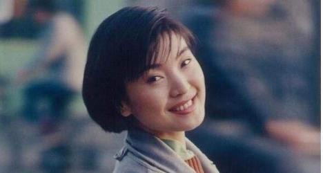 陳紅：當紅時嫁豪門，被負後轉移丈夫12億財產，今和兒子相依為命