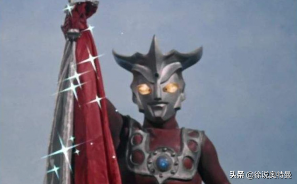 奧特曼擁有披風,是力量的象徵,還是王者?特利迦:給我來件 奧特曼擁有披風,是力量的象徵,還是王者?特利迦:給我來件