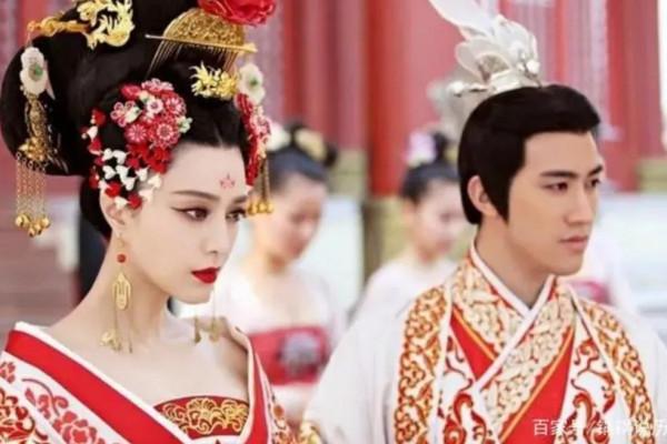 河南一藥農無意中撿到一鐵片，竟然揭開了武則天隱藏的秘密