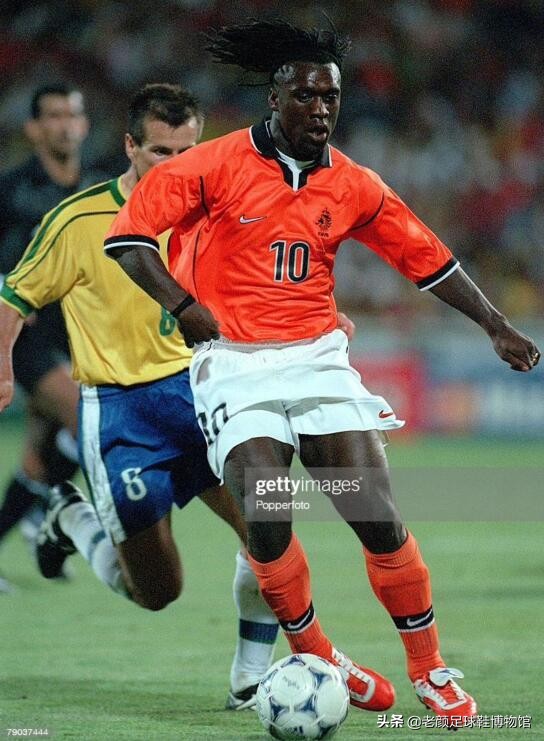 22歲兩奪歐冠，因荷蘭隊內訌失去皇馬主力位置，2400萬歐加盟國米