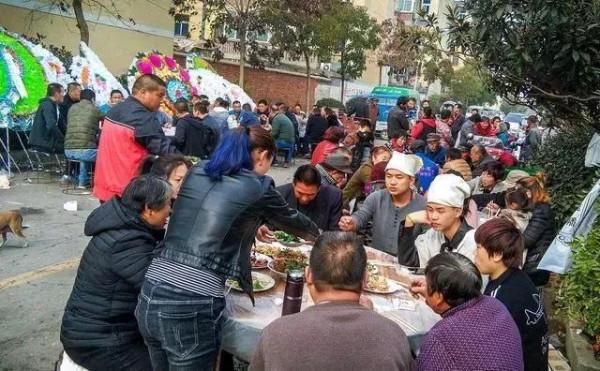 人活著就是一個笑話