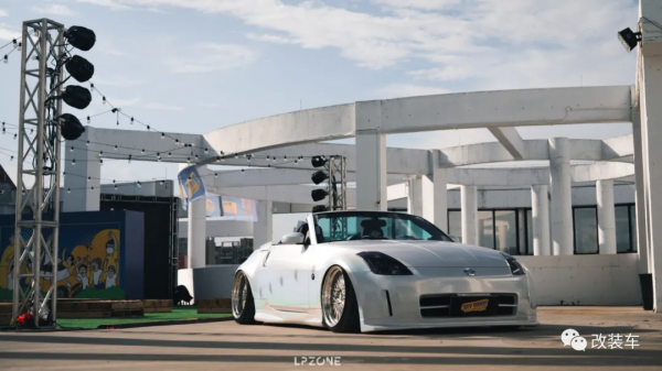 稀有的敞篷日產350Z變身伏地魔,這不是";淑女";是";辣妹"; 稀有的敞篷日產350Z變身伏地魔,這不是";淑女";是";辣妹";