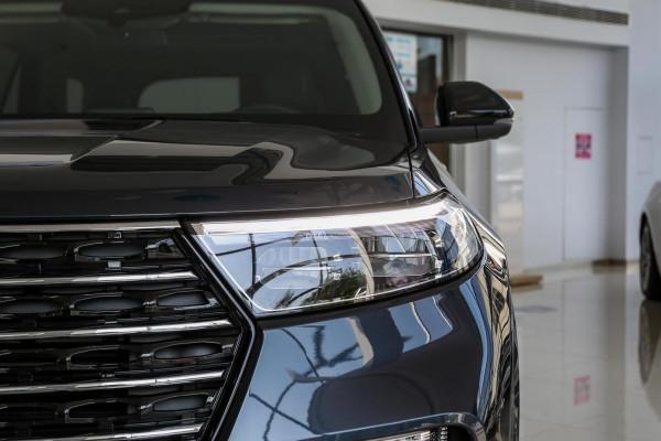 又一款“硬漢”座駕，長超5米配大七座，比途昂霸氣，實拍探險者