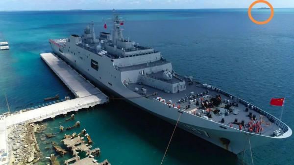 中澳海軍大型兩棲艦隔灣相望，投送艦華而不實，塢登成熟可靠