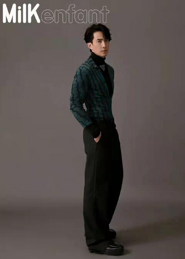 吳尊一家三口拍大片!女兒戴貝雷帽顏值逆襲成名媛,兒子比爸爸帥 吳尊一家三口拍大片!女兒戴貝雷帽顏值逆襲成名媛,兒子比爸爸帥