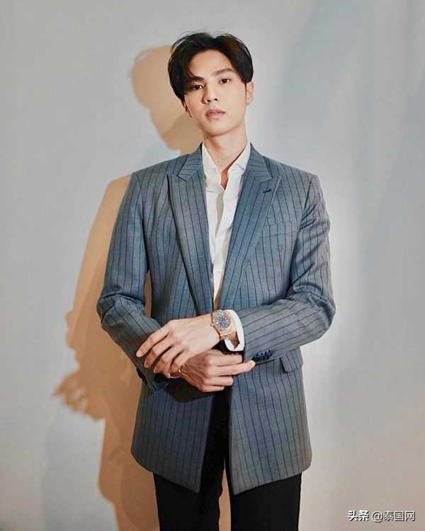 泰國男星Bank發合照 疑公開與網紅Pimtha戀情