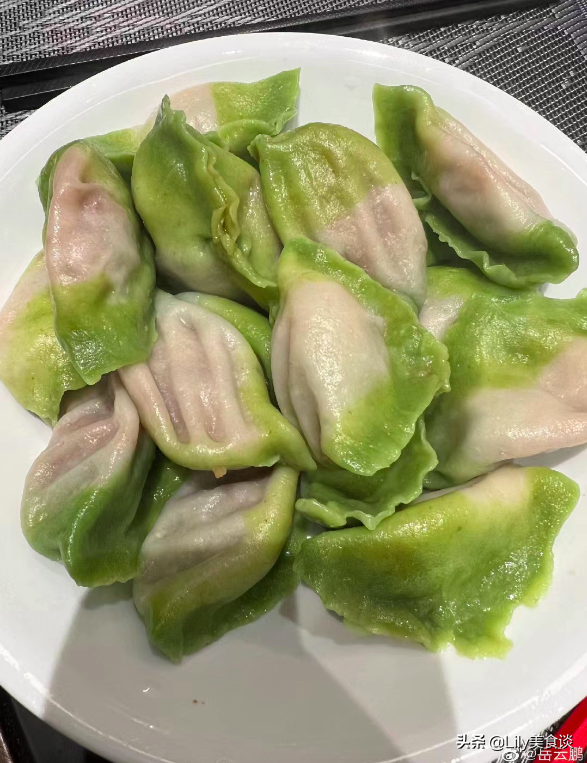 岳雲鵬曬年夜飯火了，豐盛接地氣，引5萬人點贊，網友：餃子特別