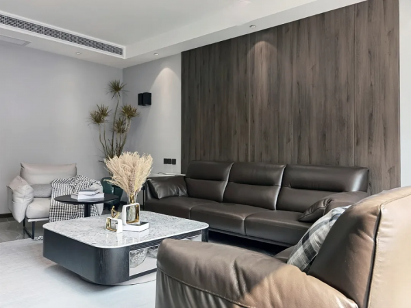 高管家庭的200㎡大平層，任性合併兩間房，橡木板上牆顏值翻倍