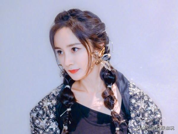 真時尚女王！楊冪2021年的第16刊封面官宣，五大男刊準滿貫達成