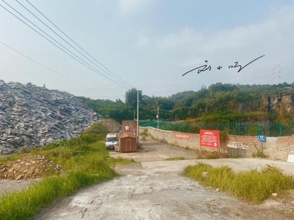 重慶驚現一處“心形”礦坑,隱藏在巴南深山,荒廢已久卻突變網紅 重慶驚現一處“心形”礦坑,隱藏在巴南深山,荒廢已久卻突變網紅